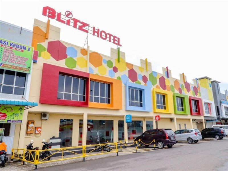 Blitz Hotell Batam Eksteriør bilde