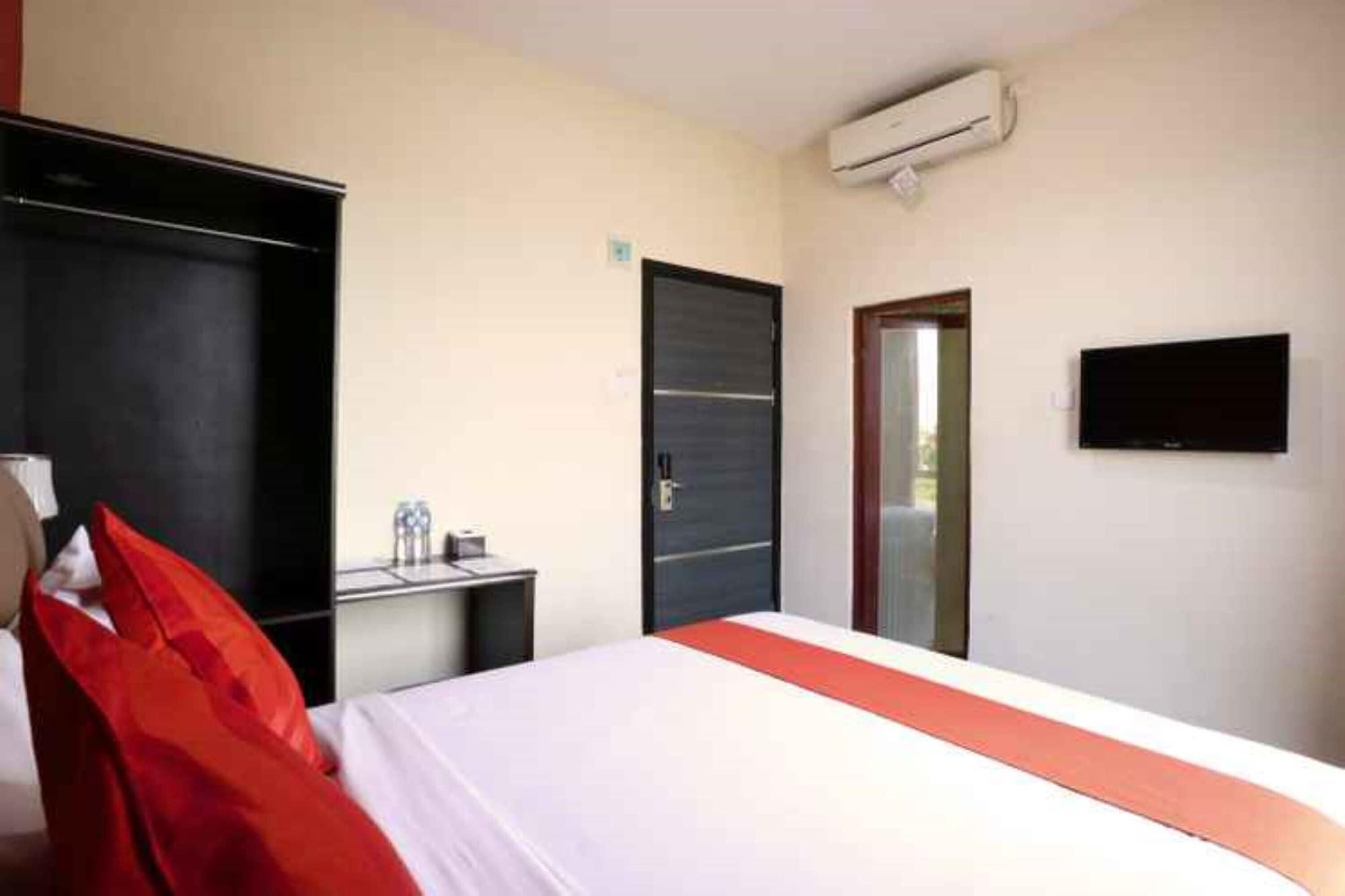 Blitz Hotell Batam Eksteriør bilde