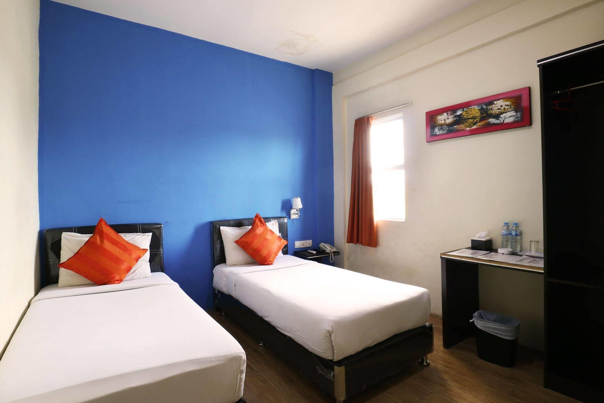 Blitz Hotell Batam Eksteriør bilde