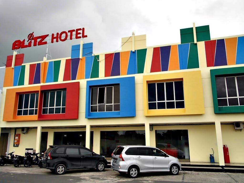 Blitz Hotell Batam Eksteriør bilde